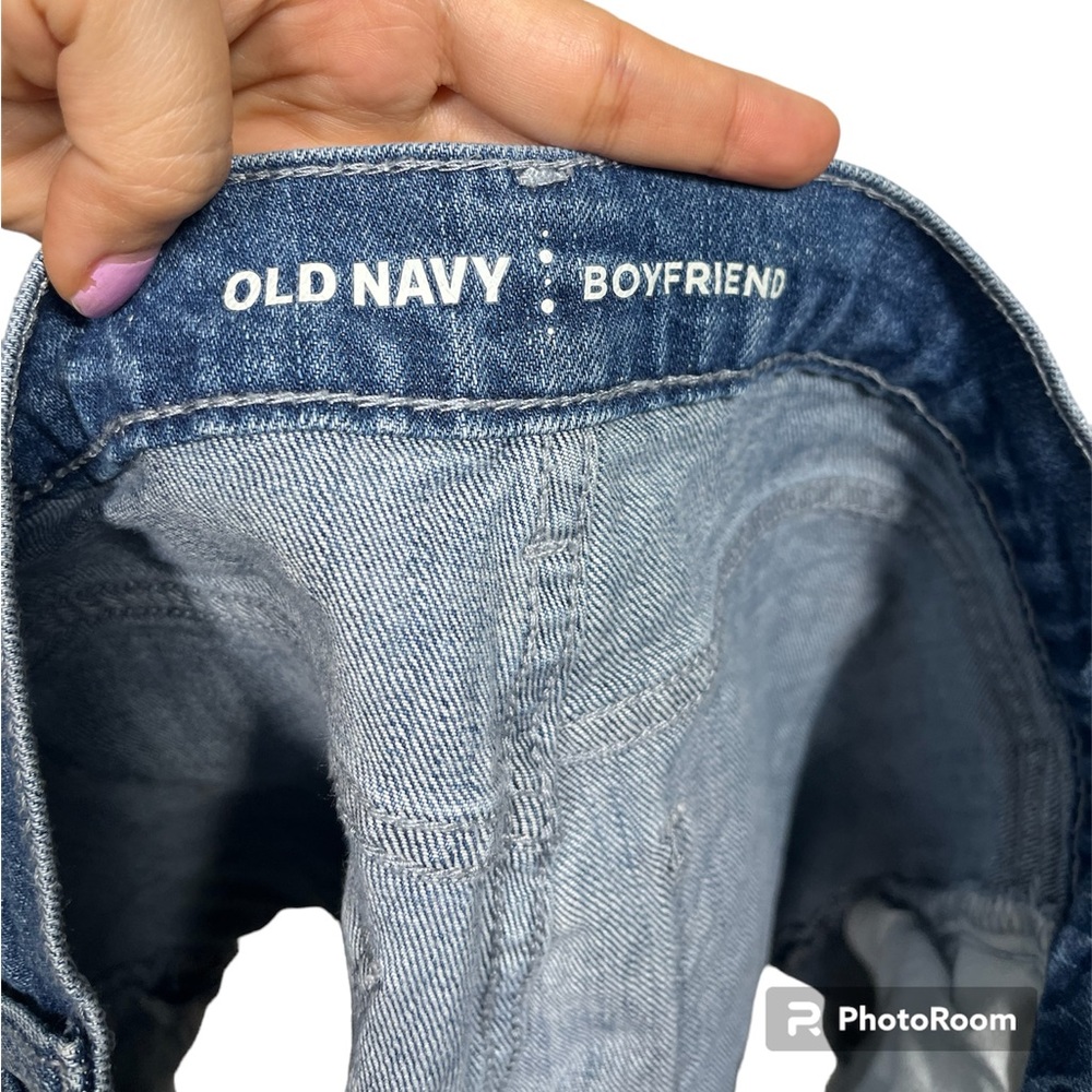 Old Navy Boyfriend Distressed Denim Shorts Size 4 - Picture 3 of 9